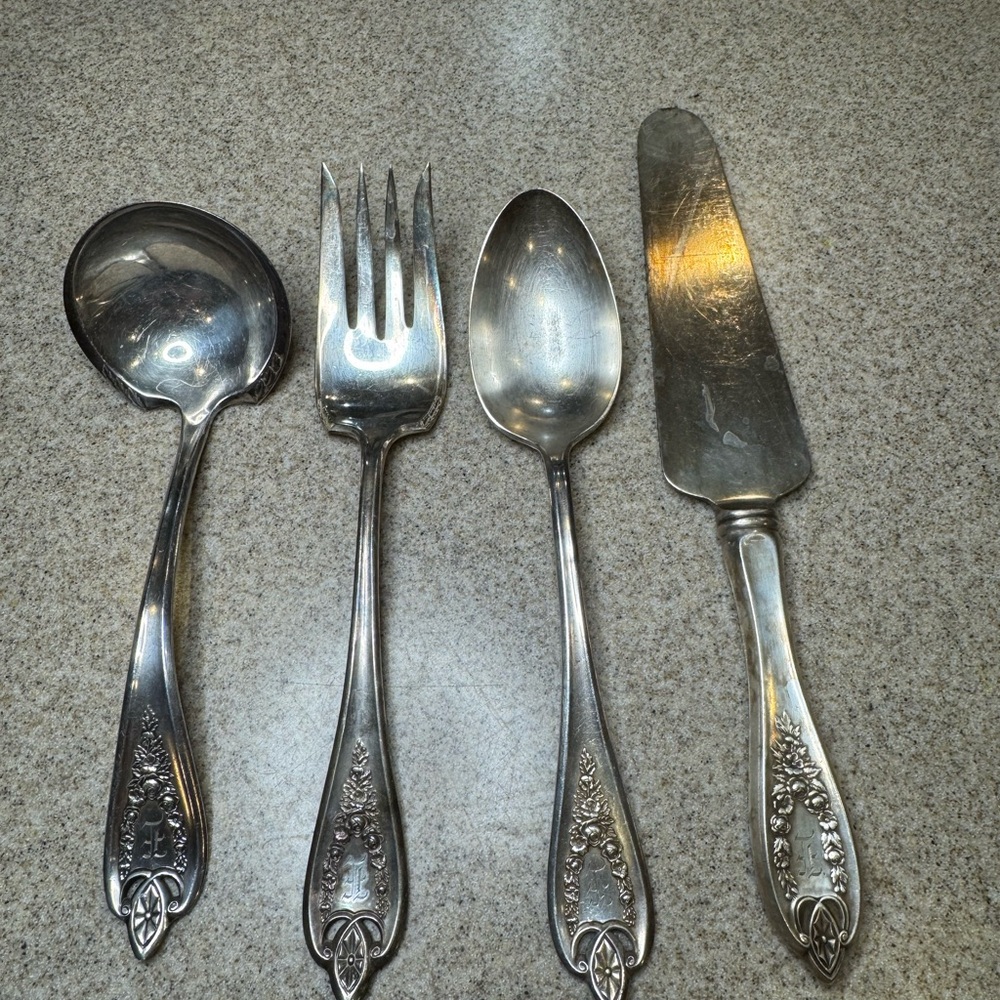 1847 Rogers Bros XS Triple Plate Old Colony 4 piece serving pieces.  Art Novo. - Picture 2 of 9